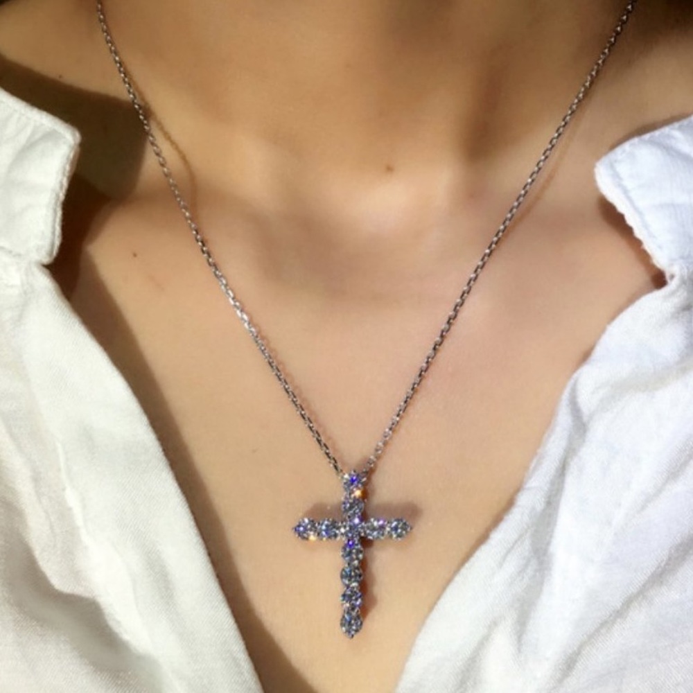 NEW 925 Sterling Silver Diamond Cross Necklace - Picture 4 of 5